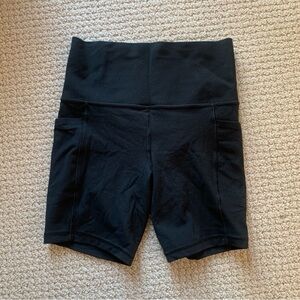 Athleta Stash Salutation 7” Bike Short